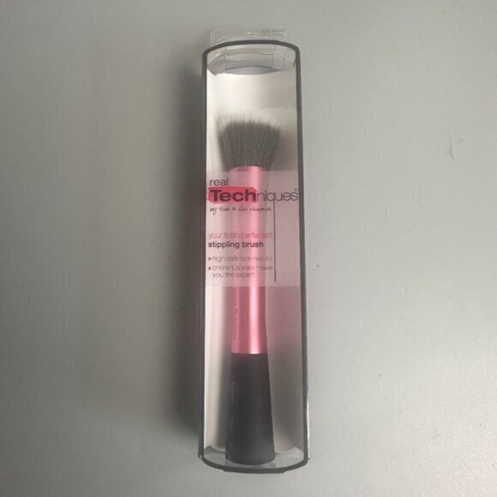 Real Techniques stippling Brush Pink‎ by Sam & Nic Stage makeup high tech